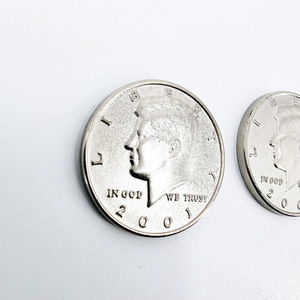 Carcasa de moneda ampliada, versión estadounidense, compatible con la moneda de 50 centavos, accesorio de magia para trucos de magia con monedas de cerca, técnica de magia con monedas. - Product Image 2
