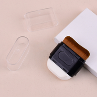 Pinceau de maquillage 2-en-1 en éponge, pinceau à fond de teint à poils doux, pinceau de maquillage double tête pour la distribution de la poudre, pinceaux de beauté