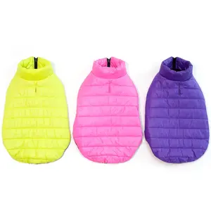 Cappotto imbottito in cotone di colore fluorescente di alta qualità per animali domestici di piccola razza abbigliamento invernale gilet con foro di imbracatura