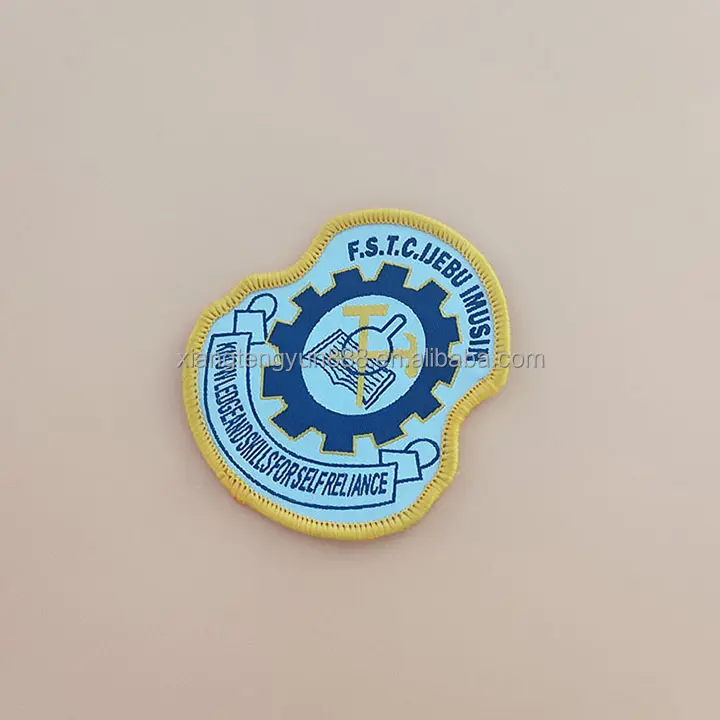 Badges personnalisés, maillots de Football, personnalisés, avec Logo de Club de Football, Jersey tissé, uniformes