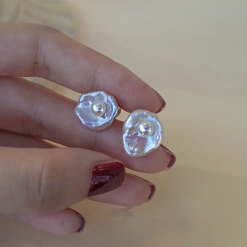 Anting-anting wanita perhiasan perak mode kancing mutiara barok kelopak air tawar perak Sterling 925