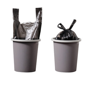 Sacs poubelles jetables extra larges en plastique, type gilet, 50 pièces par paquet, noirs, en PE épaissi, pour usage domestique, hôtelier et en maison d'hôtes - Product Image 1