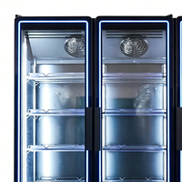 Réfrigérateur vertical commercial à triple panneau vitré avec éclairage LED, vitrine de boissons, idéal pour les supermarchés et les bars