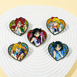 En gros, badges métalliques et épingles de revers en émail, thème <span class=keywords><strong>Sailor</strong></span> <span class=keywords><strong>Moon</strong></span> dessin animé mignon, pour la décoration de vêtements et la collection - Product Image 1