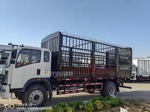 Camion de <span class=keywords><strong>transport</strong></span> de bétail Howo à <span class=keywords><strong>prix</strong></span> de gros, conception antichoc, capacité de 16 tonnes, pour zones montagneuses - Product Image 2