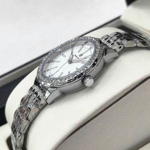 Montre-bracelet en acier inoxydable et cuir pour femme, vente en gros d'usine, OEM ODM, logo personnalisé, tendance, étanche, mouvement à quartz 3BAR - Product Image 5