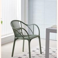 Chaise de jardin moderne au design simple, chaise de salle à manger extérieure en plastique avec dossier et accoudoirs pour balcon, cour, personnalisation du logo
