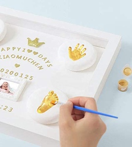 <span class=keywords><strong>Kit</strong></span> de cadre photo en bois de haute qualité, tendance, avec impression UV claire, pour empreintes de pieds et de mains de bébé, date et nom - Product Image 4