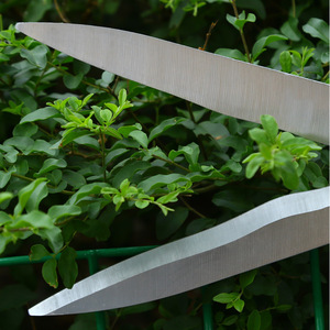 Sécateur à haies extensible orange avec lame en acier inoxydable de 45-60 cm en forme de V pour la taille des jardins - Product Image 5