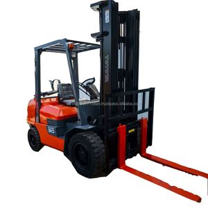 Nouveau modèle de chariot élévateur japonais GPL/propane 3 tonnes, 2,6 mètres, 3 mâts, modèle 2022, 4x4, garantie 1 an - Product Image 1