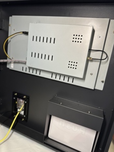 ตู้จำหน่ายสินค้าอัตโนมัติขนาดเล็กสำหรับไนต์คลับ พร้อมเครื่องอ่านบัตรและระบบตรวจสอบอายุ SDK สำหรับธุรกิจขนาดเล็ก - Product Image 5