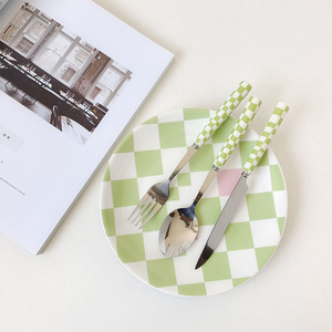 Juego de vajilla de acero inoxidable occidental de alta calidad, lavavajillas a cuadros multicolor, seguro, ecológico para <span class=keywords><strong>restaurante</strong></span> de Hotel - Product Image 2