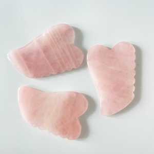 Meilleur prix pour une planche de gua sha en quartz rose naturel avec logo personnalisé - Product Image 1
