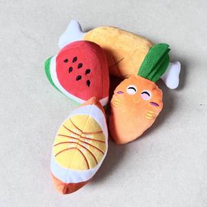 Juguete de peluche con forma de fruta para perros, resistente a mordidas, juguete interactivo para mascotas, para cachorros y gatos, juguete para aliviar el aburrimiento, con sonido. - Product Image 3