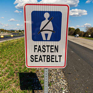 Placa de aluminio hecha a medida, placa de señal de tráfico reflectante, LED y puntas de seguridad solar para una conducción segura, hecha a medida - Product Image 3