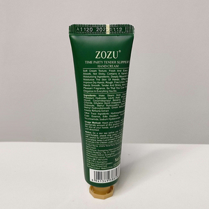Coffret cadeau de Noël ZOZU Private Label, crème hydratante nourrissante pour les mains, pour peaux sèches - Product Image 4