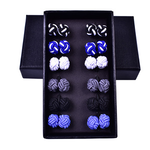 Set di <span class=keywords><strong>gemelli</strong></span> con nodo di seta all'ingrosso 6 paia confezionati in una scatola regalo nera - Product Image 3