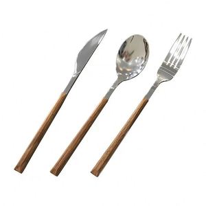 Juego de cubiertos portátil de acero inoxidable con mango de madera para el hogar: cuchara, tenedor y cuchillo - Product Image 3