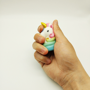 Jouet licorne Kawaii en mousse PU à presser, porte-clés, jouet anti-stress à remontée lente, cadeau promotionnel pour enfants - Product Image 4