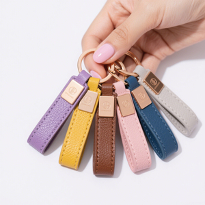 <span class=keywords><strong>Porte</strong></span>-clés de <span class=keywords><strong>luxe</strong></span> personnalisé en simili <span class=keywords><strong>cuir</strong></span> pour hommes <span class=keywords><strong>Porte</strong></span>-clés pour hommes avec bande gravée et logo de voiture personnalisé - Product Image 2