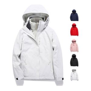 Chaqueta Cortavientos de Nailon de Diseño Moderno con Bordado de Lana, Hecha a Medida, de Alta Calidad, con Cierre de Cremallera y Detalles en Cuero Suave - Product Image 1