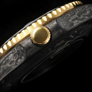 Montres automatiques en fibre de carbone personnalisées haut de gamme, best-sellers, avec affichage de la date, verre saphir résistant aux rayures - Product Image 3