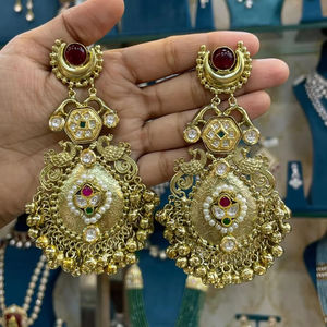 ต่างหูทองเหลืองสีระดับพรีเมียมพร้อมหินโมโนลิซ่าทำด้วยมือ - Product Image 1