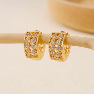 Boucles d'oreilles tendance motif fleur à quatre feuilles, en acier titane de haute qualité avec incrustation de météorite, potentiel de marketing viral, vente en gros mixte - Product Image 3