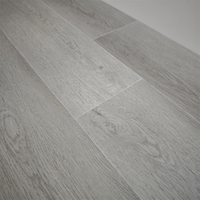 Piso Vinílico SPC LVT LVP PVC de 5.8mm 6.5mm 8mm en Stock, Alta Flexibilidad y Antideslizante para Cocina, Escuela, Oficina, Dormitorio, Sala de Estar