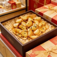 Délicieux rouleaux savoureux et appétissants, rouleaux de noix de coco croustillants, rouleaux d'œufs frits, produits de collation délicieux, rouleaux d'œufs frits chinois