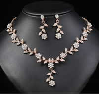 Approvisionnement direct d'usine collier costume mariée rétro facile correspondant forme de prune incrusté couleur diamant clavicule chaîne