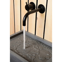 Lavabo en béton simple, design italien Wabi Sabi, décoration de salle de bain murale