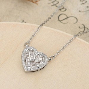 Collana con ciondolo a forma di cuore per donna, gioielli semplici e alla moda, regalo per l'uso quotidiano - Product Image 1
