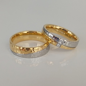 Saf el yapımı dövülmüş 18K altın kaplama alyanslar erkekler & kadınlar için çiftler için paslanmaz çelik takı sevgililer günü hediyeleri - Product Image 2
