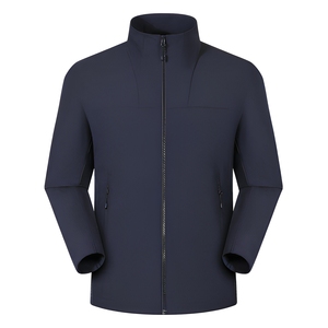 Veste légère en polyester softshell 300 g/m², personnalisable avec logo, pour marques de vêtements américaines. - Product Image 1