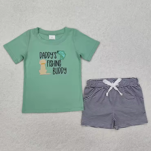 Completo Estivo Coordinato per Fratelli con Ricamo 'Daddy's Fishing Buddy' a Maniche Corte Verde all'Ingrosso - Product Image 4