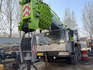 Grue sur camion Zoomlion ZTC2200H 220T d'occasion en bon état, levage sûr, système hydraulique fiable pour la construction sur site - Product Image 4