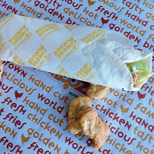 Papier d'emballage écologique, recyclable, résistant à la graisse, enduit de PE, de qualité alimentaire, personnalisé, pour l'emballage des hamburgers et des frites - Product Image 1