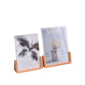 Cadre photo en bois massif rectangulaire horizontal avec base en hêtre, support de présentation de bureau durable, impression numérique couleur intégrale - Product Image 2