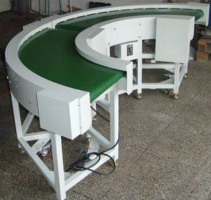 90 derece eğri küçük eğim kaynak basın kavisli Cleated PU anti-statik yeni programlanabilir bant konveyör - Product Image 4