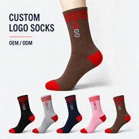 Chaussettes de sport personnalisées en jacquard, faible MOQ, directement de l'usine, qualité supérieure, chaussettes mi-mollet avec logo personnalisé pour le fitness, la course et l'entraînement