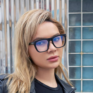 Lunettes de soleil carrées pour femmes, monture noire en PC, protection UV400, verres de classe 2, pour voyage, mode, conduite, cyclisme - Product Image 5