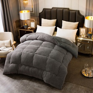 Set Biancheria da Letto Personalizzato all'Ingrosso Autunno Inverno in Velluto Grigio con Piumino Spesso e Caldo in Lana d'Agnello, Singolo, Matrimoniale, King e Queen Size - Product Image 1