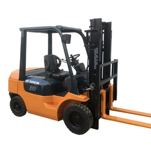 Chariot élévateur Toyota d'occasion de haute qualité, 3 tonnes, 4300 kg, 0-2000 heures, à vendre avec moteur puissant, meilleur prix, inspection vidéo pour rapport - Product Image 1