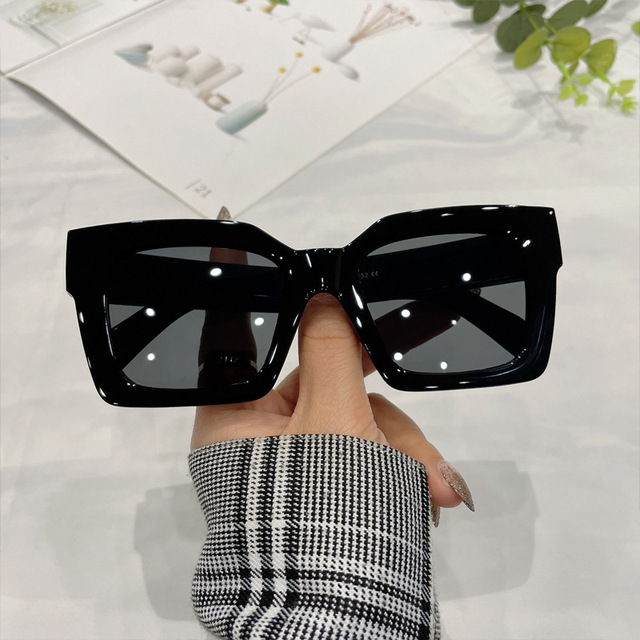 Sunglasses New tide Girl Anti Ultraviolet Strong Light Show Face Small Sunglasses Street Online Celebrity Glasses 3954