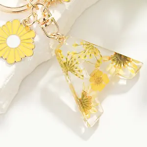 Hot Selling New Quaste Gelb Chrysantheme Getrocknete Blumen buchstaben Charm Anhänger Schlüssel bund