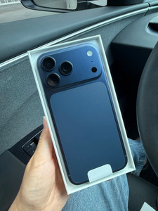 Smartphone Original Usado 17 Pro Max Azul Oscuro 5G, Pantalla OLED 4K de 6.3 Pulgadas y 120Hz, Cámara IA de 13MP, Deca Core, IOS, NFC, 5000-5999mAh - Product Image 4