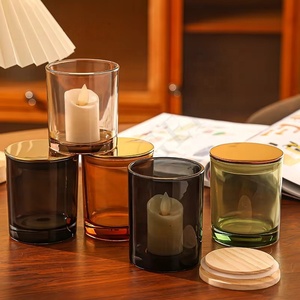 Venta al por Mayor de Portavelas de Vidrio de <span class=keywords><strong>Colores</strong></span> de 7oz, 10oz y 14oz para Velas de Cera de Soja, Faroles y Frascos con Tapas de Madera de Bambú y Metal - Product Image 1