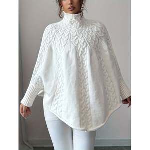 Poncho en tricot torsadé à col roulé blanc pour femmes - Product Image 4