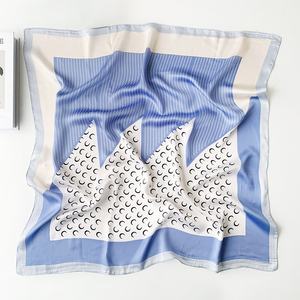 Élégant foulard carré en polyester pour femme, nouvelle collection printemps 2025, idéal à porter avec des chemises, autour du cou ou pour la coiffure - Product Image 6